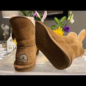 Size 13 button girls Bearpaws